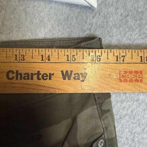 Levi's Women's Size 31 711 Skinny Green Camo Ankle Length Pants - Picture 3 of 10